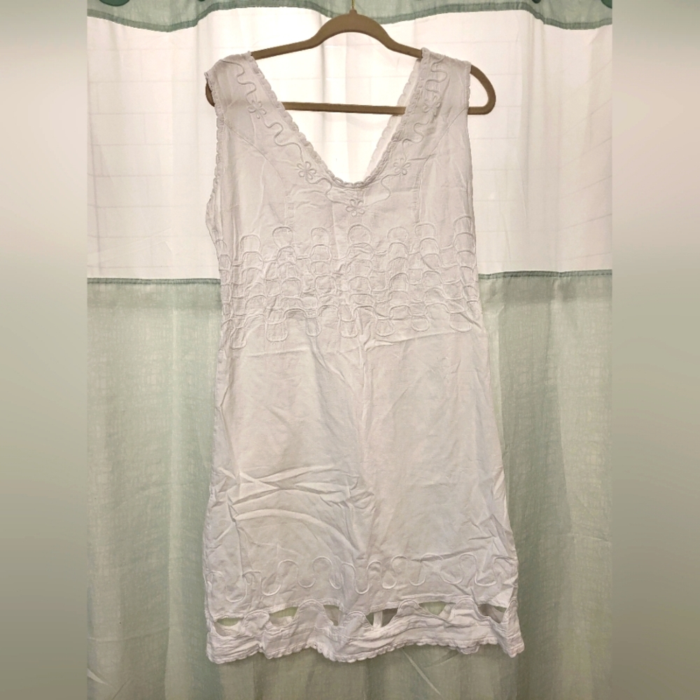 White dress lace bottom study